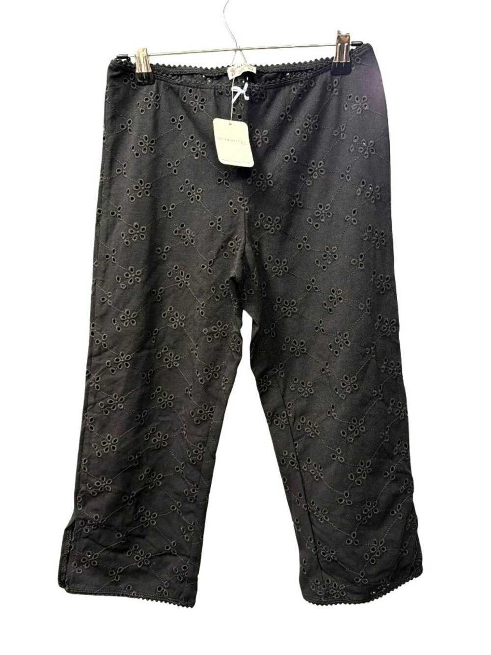 Free People Black Eyelet Bloom Capri Pants Pull On New - Picture 6 of 10